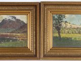 deux tableaux représentant des montagnes et des arbres, dans des cadres dorés, accrochés à un mur blanc