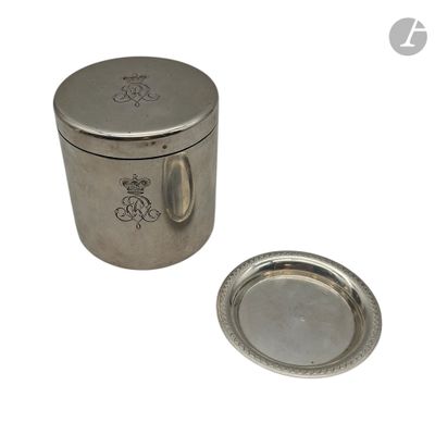 an image of a silver container with a lid and a silver plate