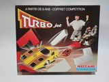 La boîte du turboréacteur est ouverte et prête à l'emploi.