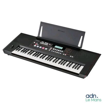 une image représentant un clavier posé sur une table