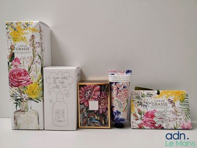 a lot of different items that are sitting on a table