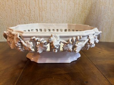 Emile TESSIER (1887-1971) à Malicorne, coupe à fruits en faïence à déc