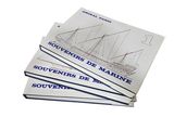 quatre livres sur un fond blanc, avec un bateau au milieu