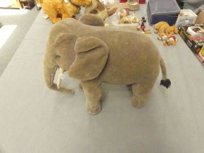 Grand éléphant type steiff - H.