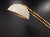 Lampadaire articulé en métal laqué blanc et métal doré. (photo 4)