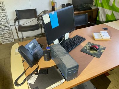 Écran HP + clavier + unité (non fonctionnelle)