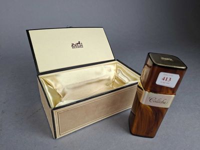 HERMES : PULVERISATEUR modèle Calèche en métal doré et plast…