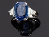Bague ovale en saphir et diamant
