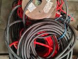 un tas de fils et encore des fils par terre