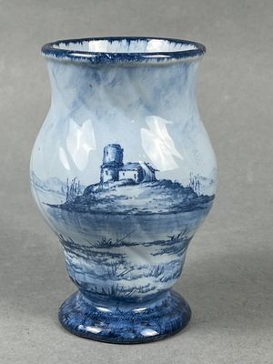 Emile GALLE (Lorraine). Vase sur pied en faïence émaillée bl… - Photo 1