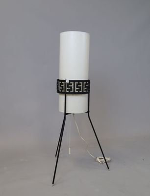 TRAVAIL FRANÇAIS 1960 Lampe de parquet à structure en métal …