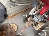a small machine that is sitting on the floor