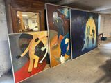 trois grands tableaux représentant un homme et une femme dans une pièce