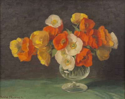 une peinture de fleurs dans un vase en verre sur une table