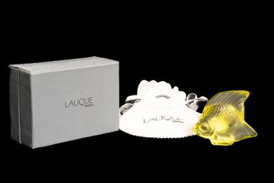 LALIQUE Poisson (modèle créé en 1913) en cristal teinté jaun…