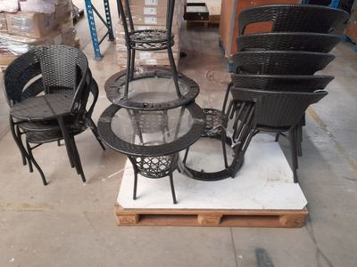 1 Lot DE 4 Tables Basses EN Verres ET 8 Fauteuils Dont 2 Ave…