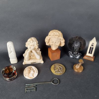 a lot of items that are sitting on a table