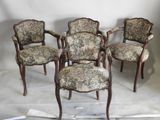 quatre chaises avec rembourrage floral rembourrage rembourrage rembourrage rembourrage rembourrage rembourrage rembourrage