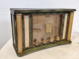 an old radio that is sitting on a table
