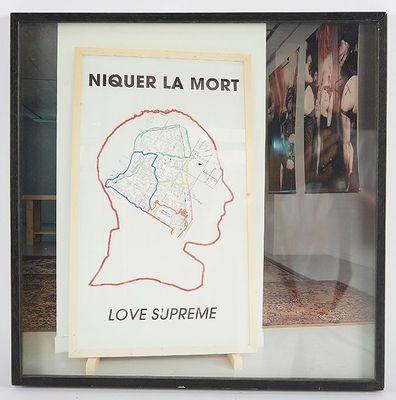 une photo d'un panneau sur lequel figure une carte représentant la tête d'une personne