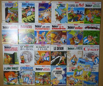 de nombreux albums de bandes dessinées exposés sur le mur
