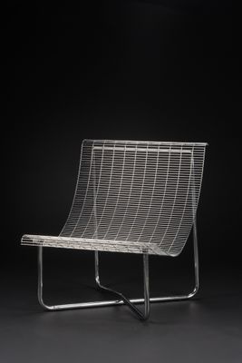 Fauteuil à structure en fils d’acier soudés formant résille,… - Photo 1