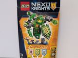 une boîte de Lego Nexo Knights posée sur une table