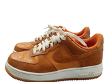 a picture of a pair of shoes that are on a white surface