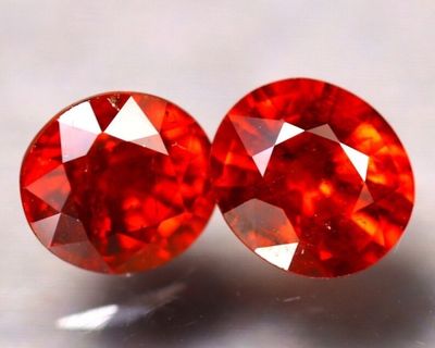 PAIRE DE SPESSARTITES NATURELLES - Provenance NAMIBIE - 1.