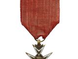 Gros plan sur une médaille portant une étoile