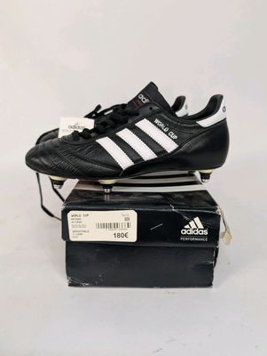 Chaussure de football neuve de la marque Adidas. - Photo 1
