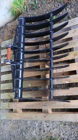 Râteau L1000mm pour mini-pelle 2,5t-3,5t, axes 38mm, largeur entr...