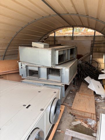 4 caissons de ventilation de VMC d’occasion. Visite-le Lundi 24 n...