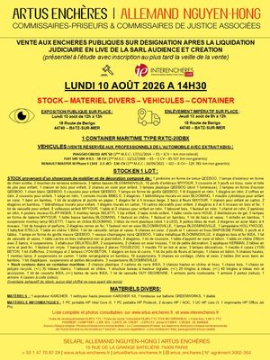 une affiche annonçant un concert à Paris sur laquelle figure le nom du groupe