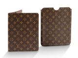 deux portefeuilles Louis Vuitton, un marron et un marron