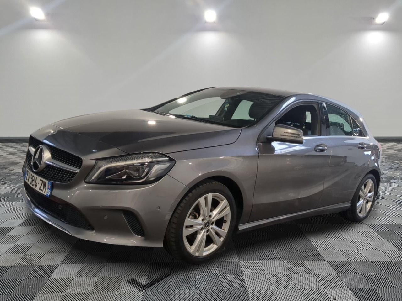 MERCEDES - CLASSE A 180 7G-DCT - ES - Mise en service: 23/03/2018 - Véhicule concerné par un rappel - plus d'informat...