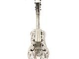 une image représentant une broche en forme de violon argenté sur fond blanc
