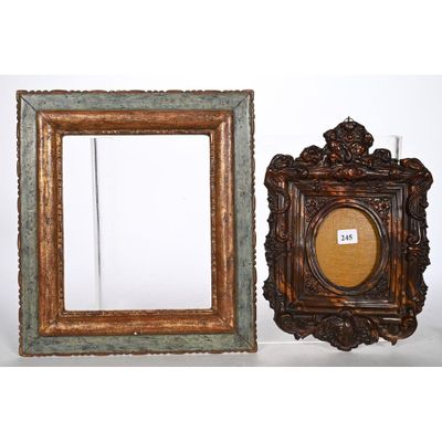 paire de cadres à tableaux anciens en bois, peints en doré et vert