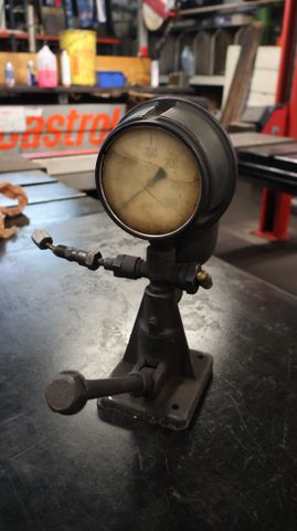 Pompe tarage injecteur