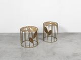 paire de tables d'appoint en feuille d'or, de style [nom de la personne]