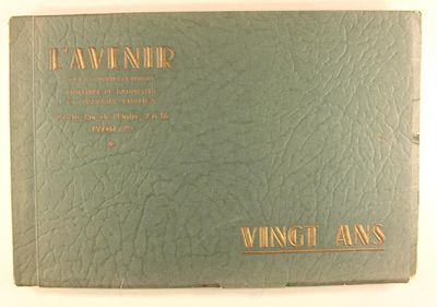 la couverture d'un livre vert orné d'une inscription dorée