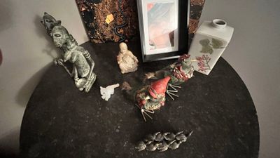 Objets décoratifs dont statuettes africaines du Bénin, Vendu…