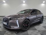 Le nouveau SUV Infiniti 2021 est exposé dans un showroom au Salon de l'automobile de New York