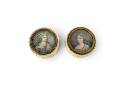 une paire de portraits miniatures représentant une dame et un monsieur