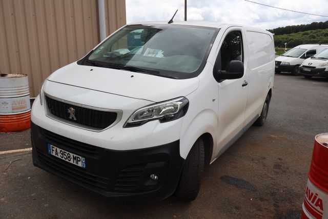 Véhicule utilitaire PEUGEOT Expert immatriculé FA-958-MP, 1ère mi...