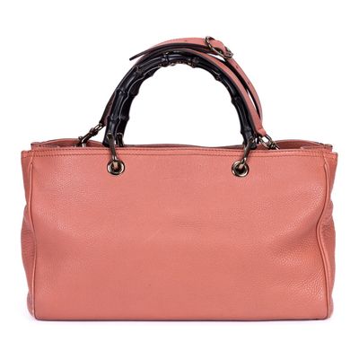 GUCCI - SAC à main modèle "Bamboo Tote" en cuir de veau rose…