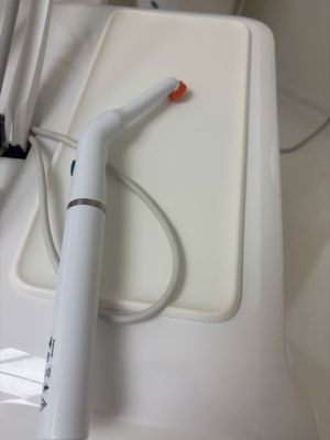 * Lampe à photopolymériser (Dentaire 4)