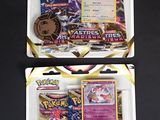 deux paquets de cartes à collectionner Pokémon dans une boîte en plastique