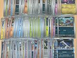 beaucoup de cartes sur la table