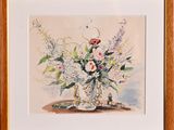 aquarelle encadrée représentant un vase de fleurs posé sur une table
